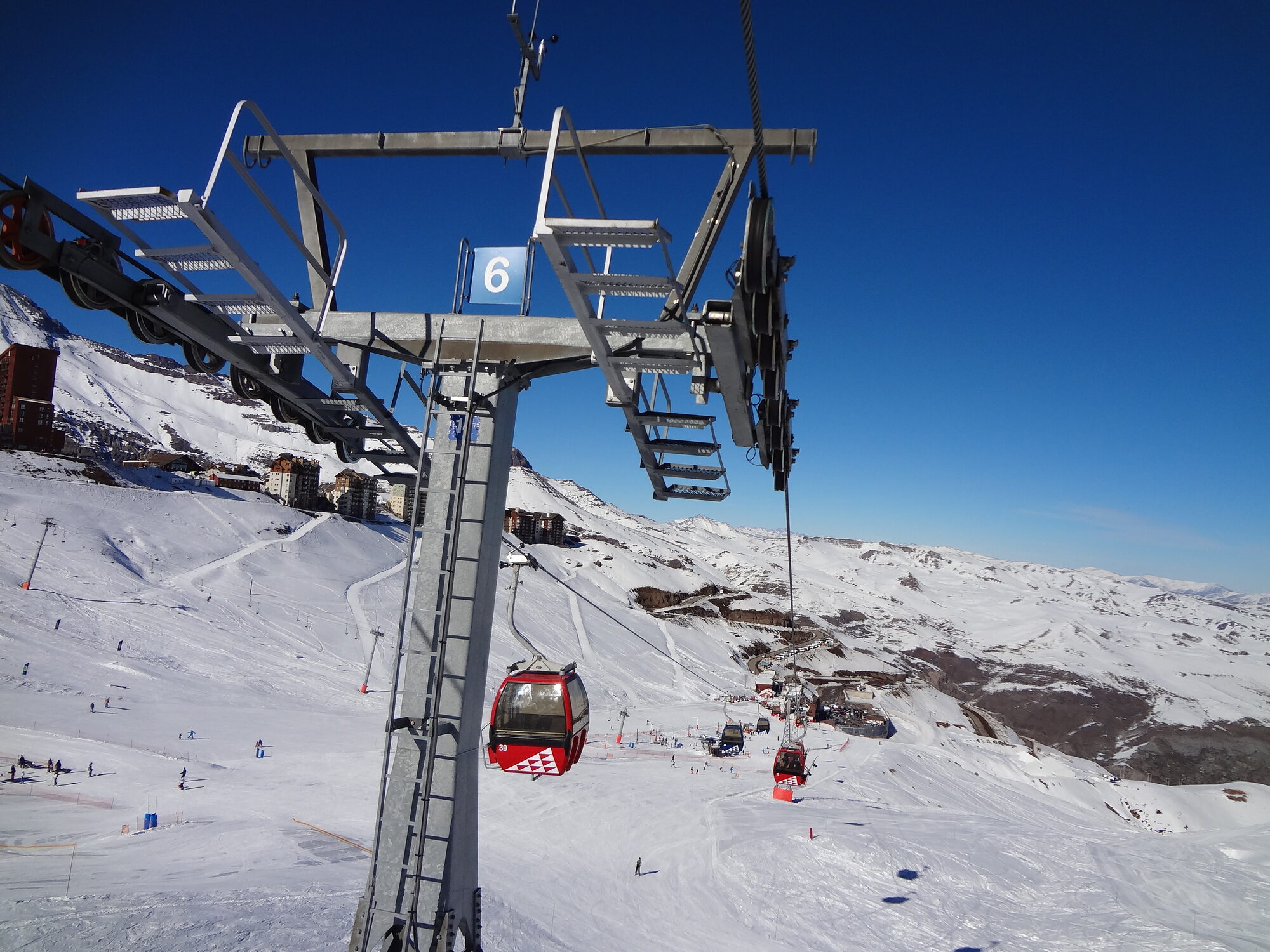 Gôndolas em movimento em Valle Nevado